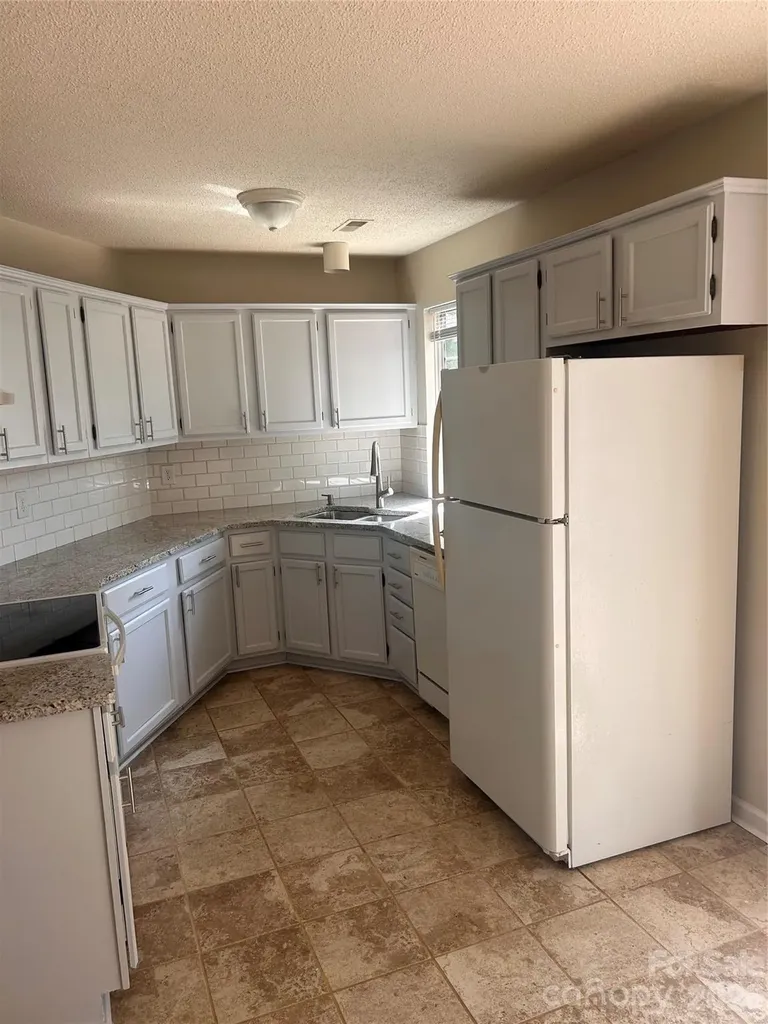 3301 Braewick Place Charlotte NC 28227