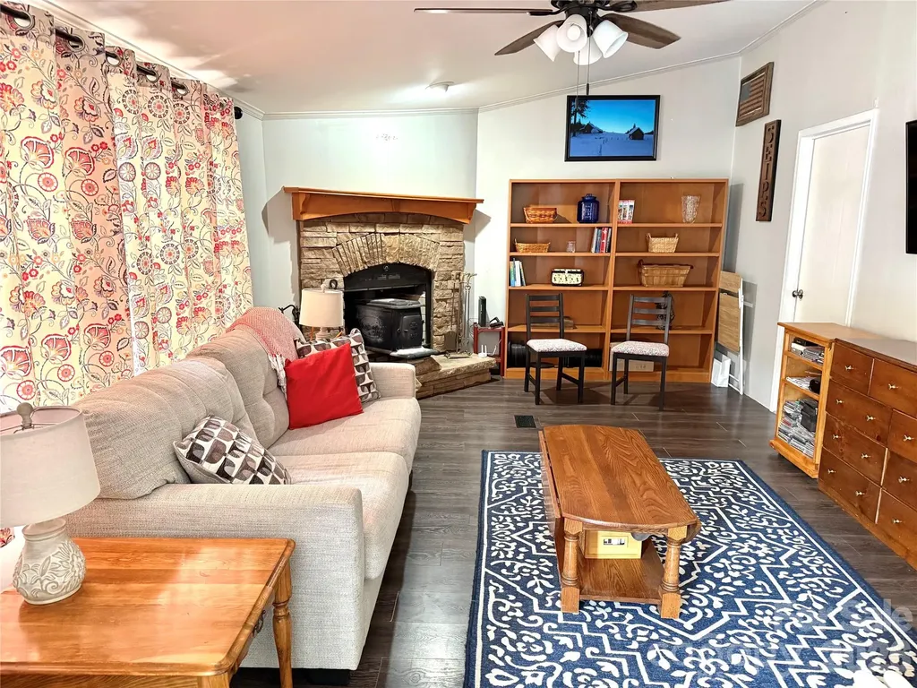 10755 Nc 209 Highway Hot Springs NC 28743