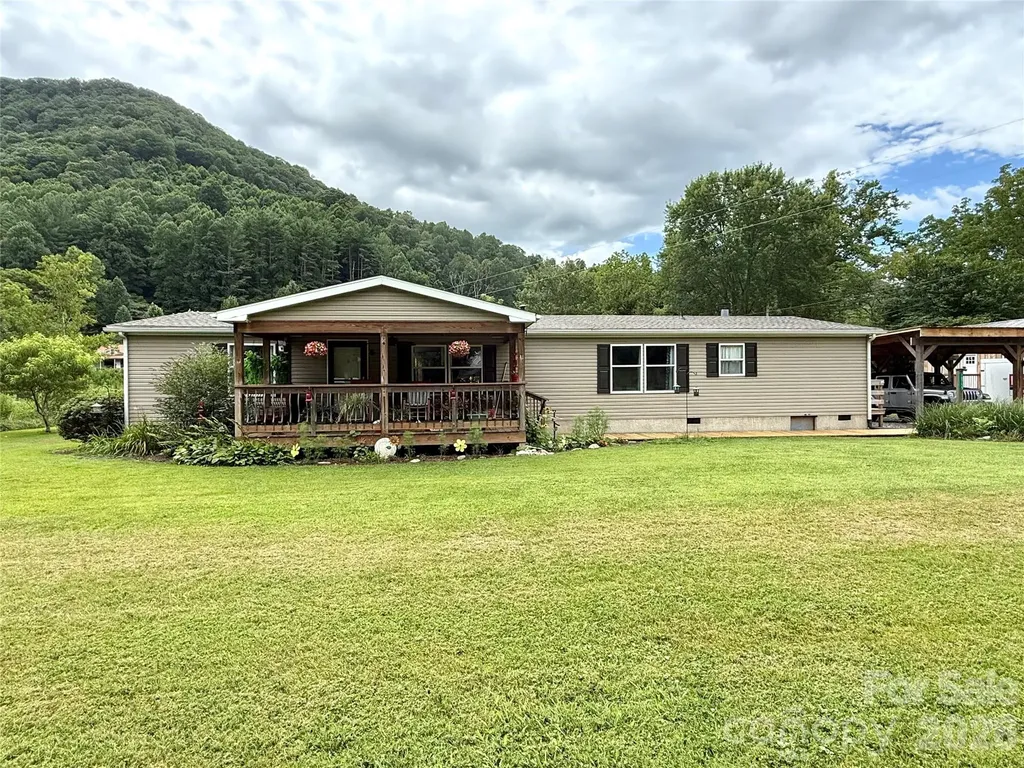 10755 Nc 209 Highway Hot Springs NC 28743