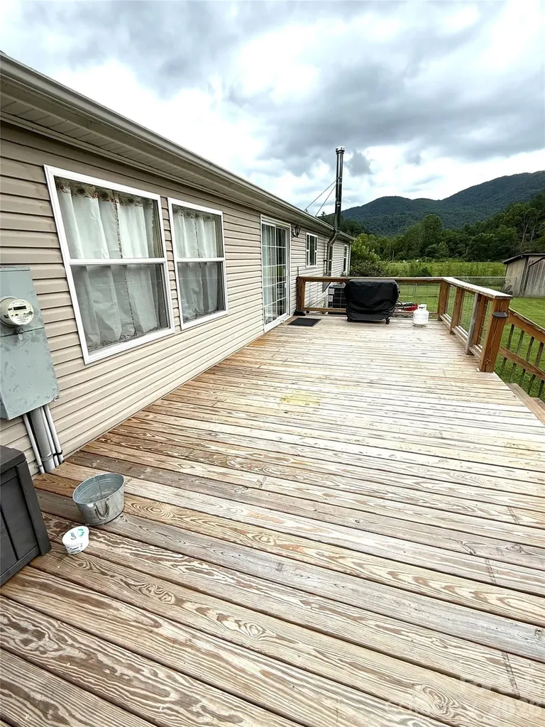 10755 Nc 209 Highway Hot Springs NC 28743