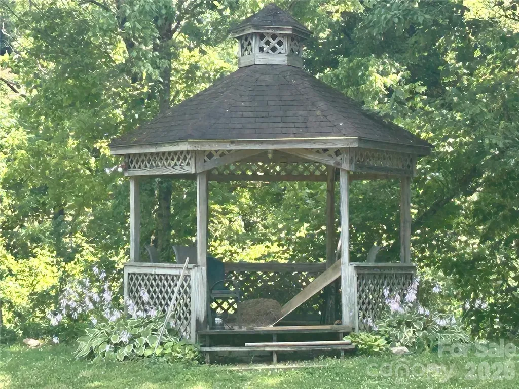 10755 Nc 209 Highway Hot Springs NC 28743