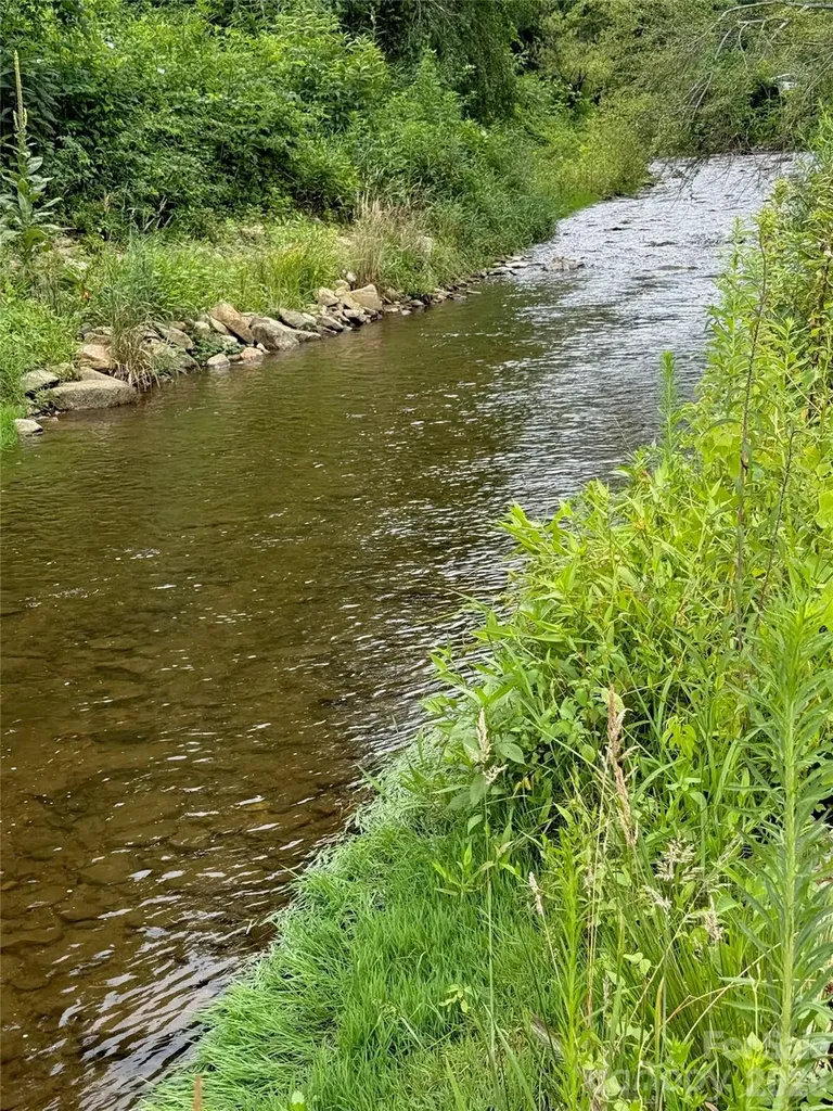 10755 Nc 209 Highway Hot Springs NC 28743