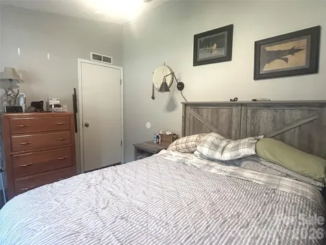 10755 Nc 209 Highway Hot Springs NC 28743
