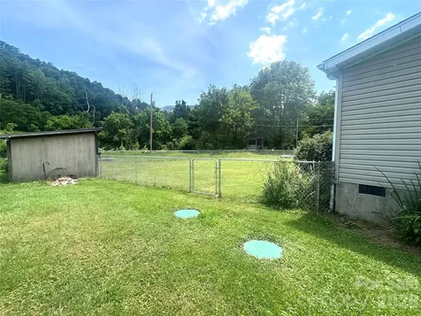 10755 Nc 209 Highway Hot Springs NC 28743