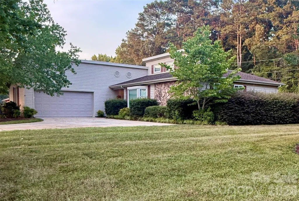 1100 Jennifer Lane Cherryville NC 28021