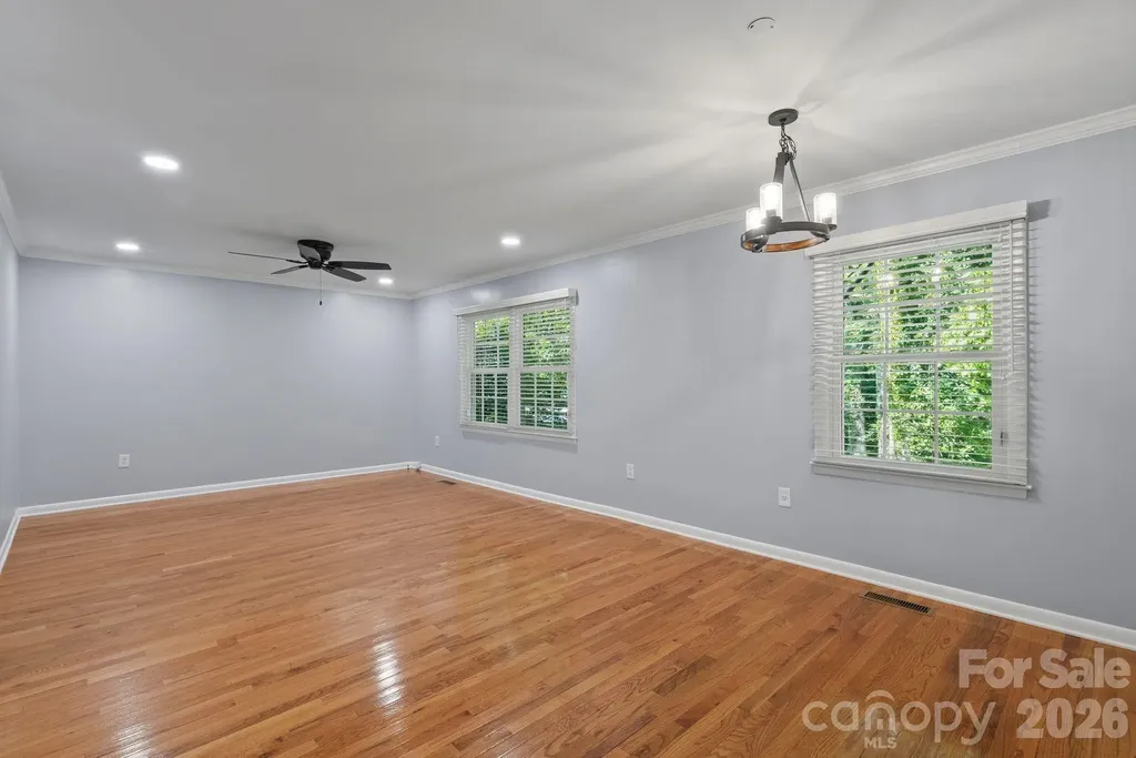 138 Castlerock Drive Asheville NC 28806