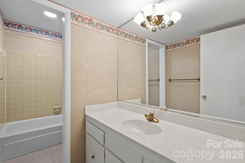 138 Castlerock Drive Asheville NC 28806