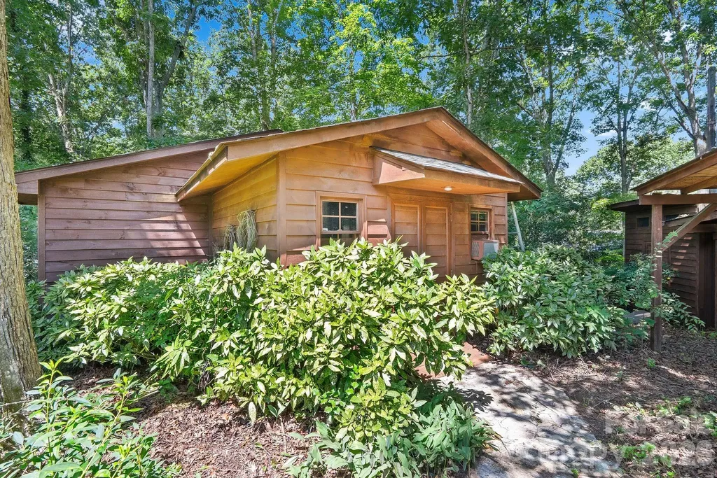 138 Castlerock Drive Asheville NC 28806