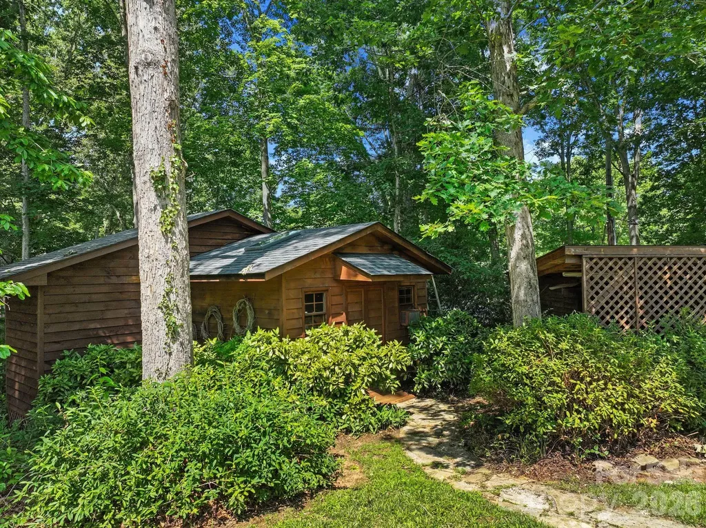 138 Castlerock Drive Asheville NC 28806