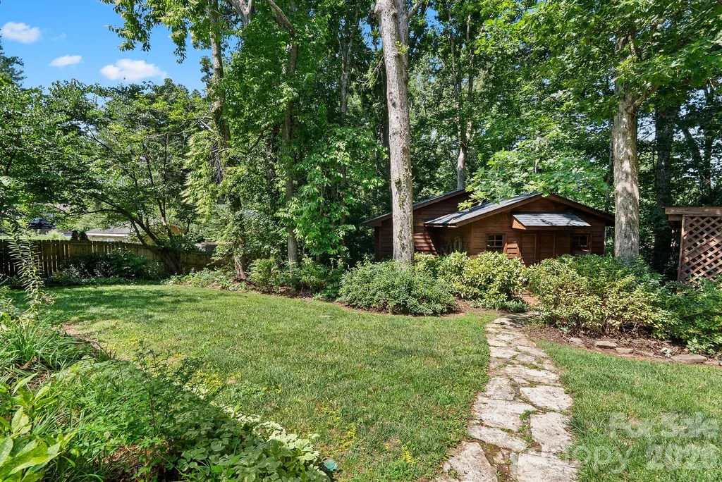 138 Castlerock Drive Asheville NC 28806