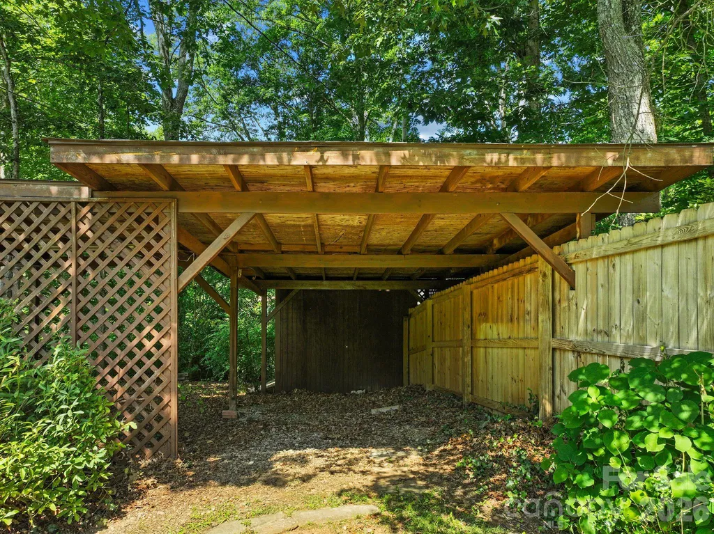 138 Castlerock Drive Asheville NC 28806