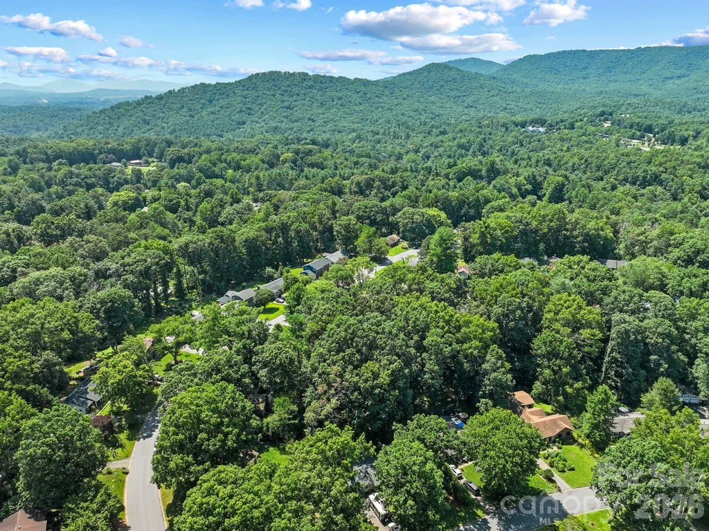 138 Castlerock Drive Asheville NC 28806