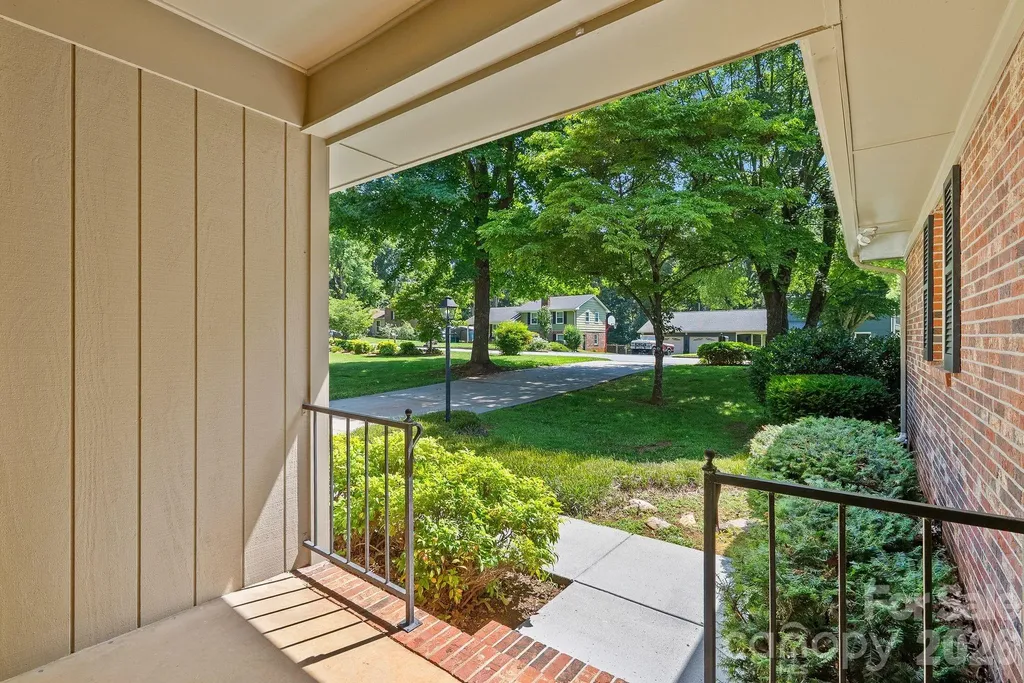 138 Castlerock Drive Asheville NC 28806