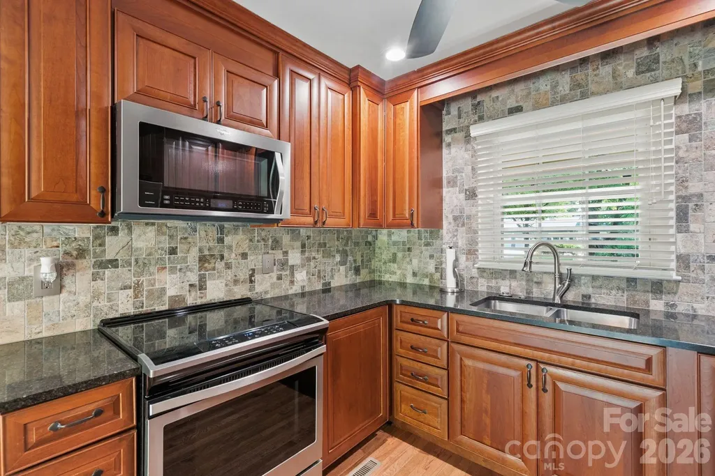 138 Castlerock Drive Asheville NC 28806