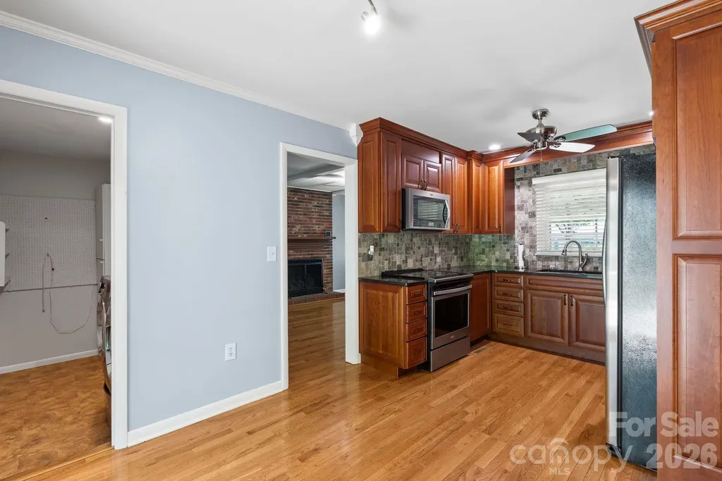 138 Castlerock Drive Asheville NC 28806