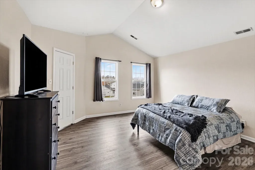 8601 Sawleaf Court Charlotte NC 28215