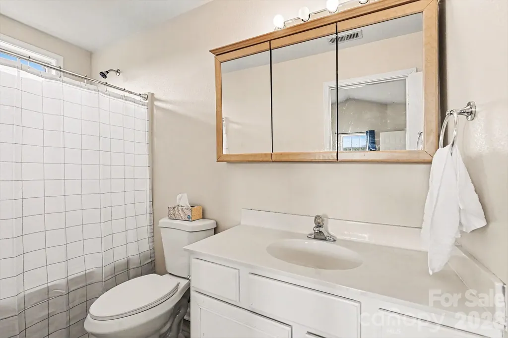 8601 Sawleaf Court Charlotte NC 28215