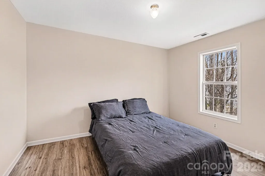 8601 Sawleaf Court Charlotte NC 28215