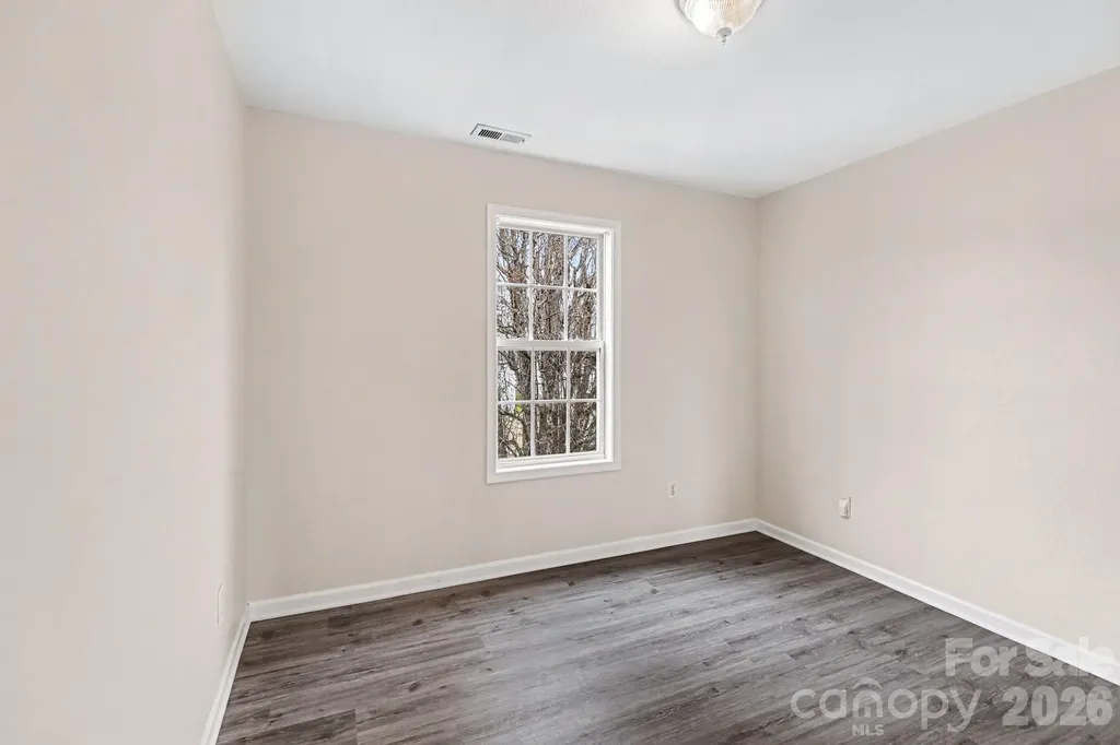 8601 Sawleaf Court Charlotte NC 28215