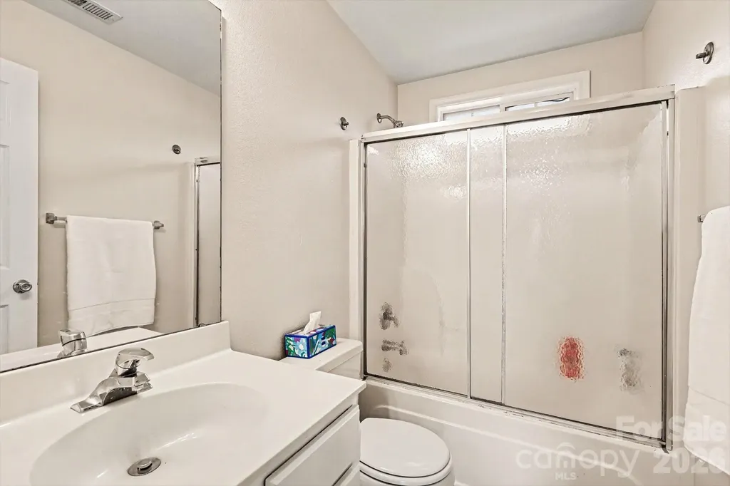 8601 Sawleaf Court Charlotte NC 28215