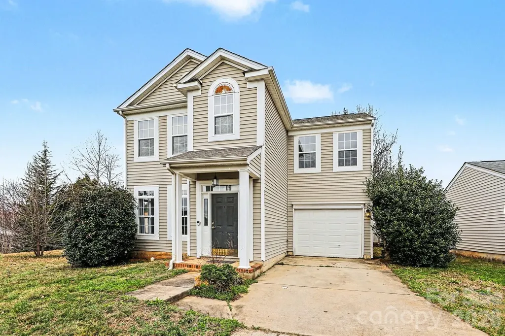 8601 Sawleaf Court Charlotte NC 28215