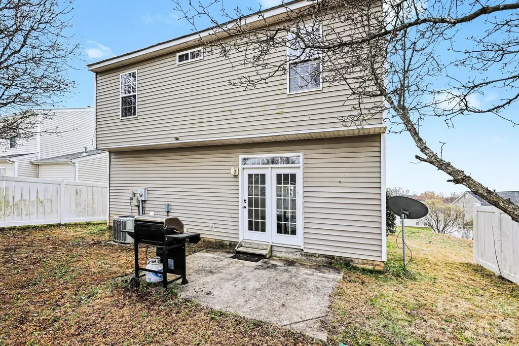 8601 Sawleaf Court Charlotte NC 28215