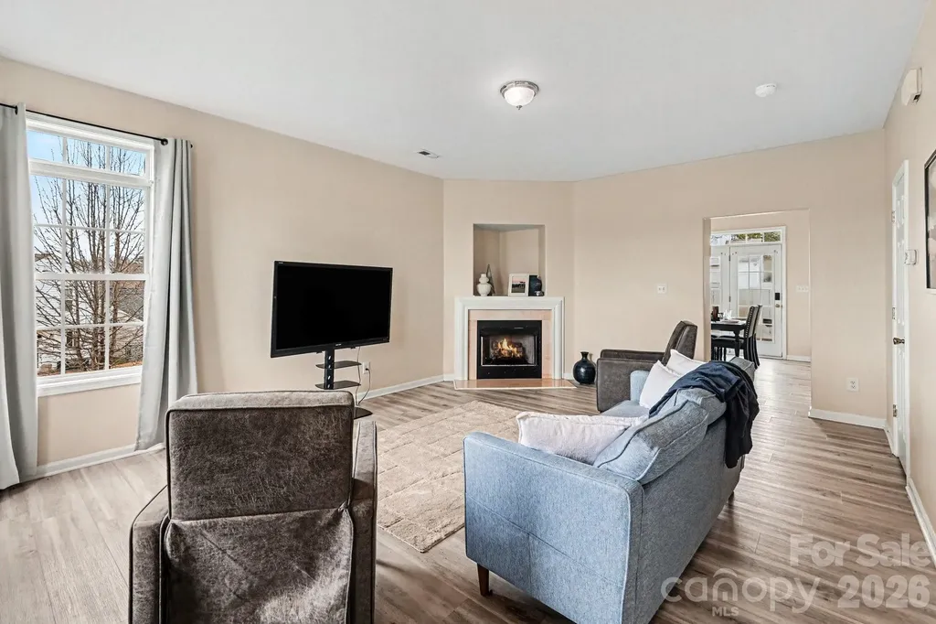 8601 Sawleaf Court Charlotte NC 28215
