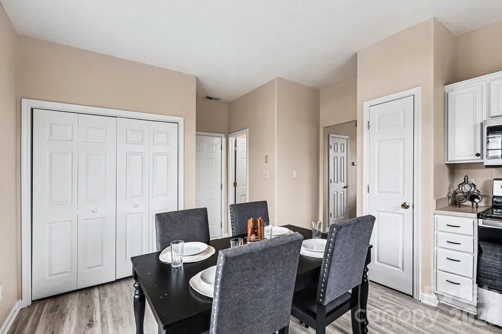 8601 Sawleaf Court Charlotte NC 28215