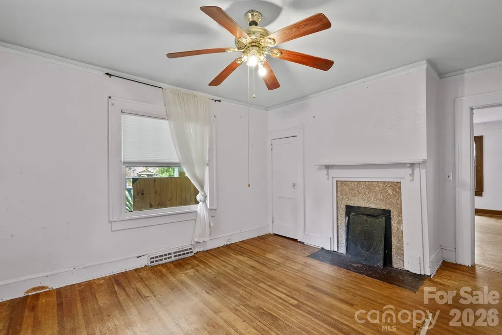 49 Church Street Weaverville NC 28787