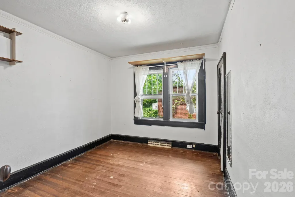 49 Church Street Weaverville NC 28787