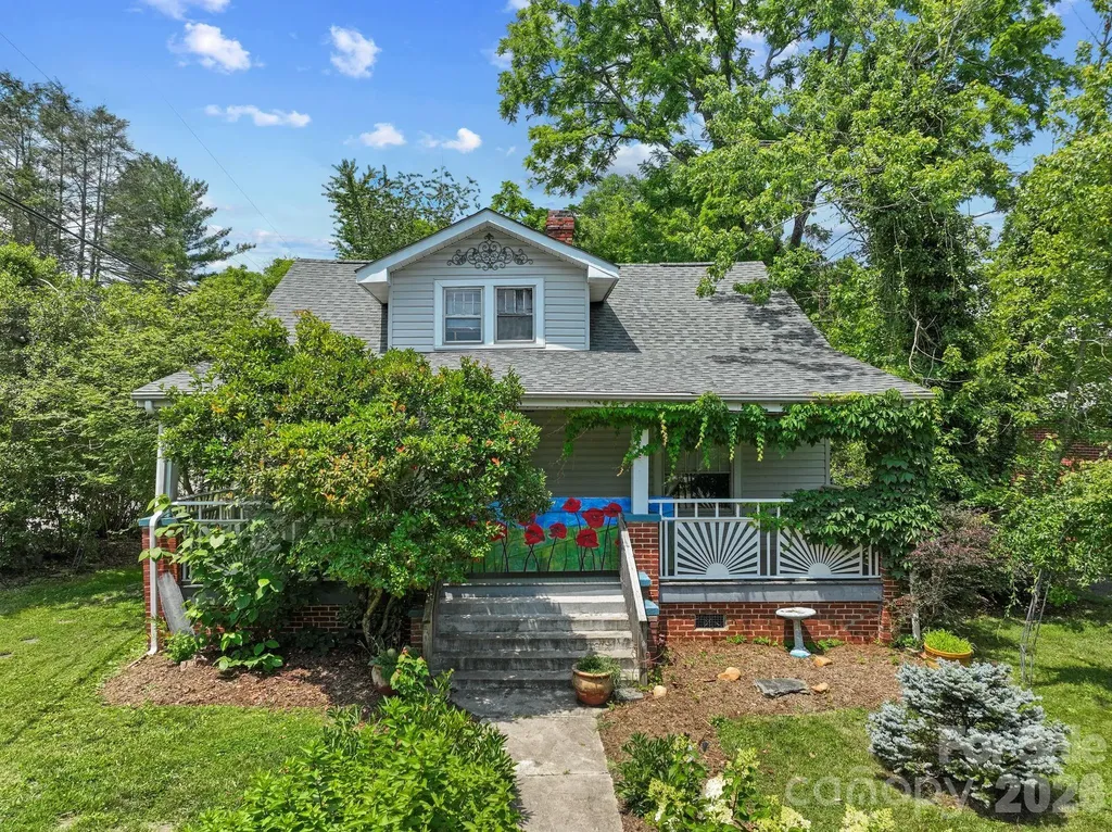 49 Church Street Weaverville NC 28787