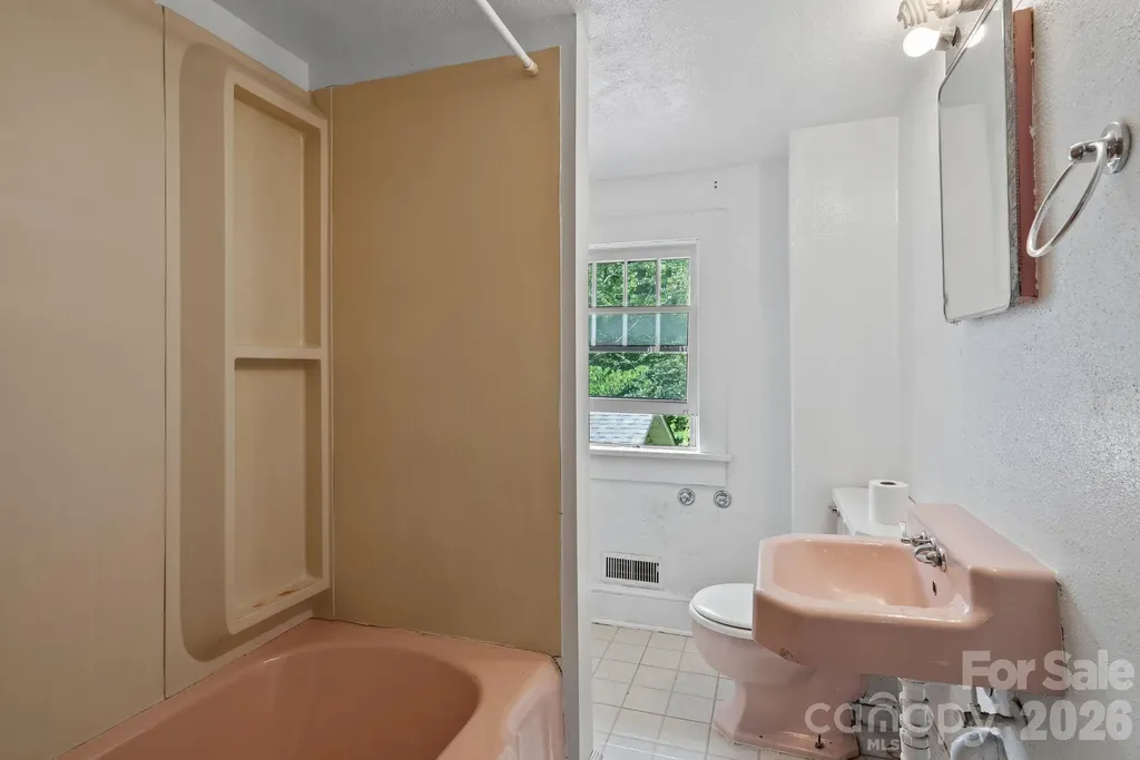 49 Church Street Weaverville NC 28787