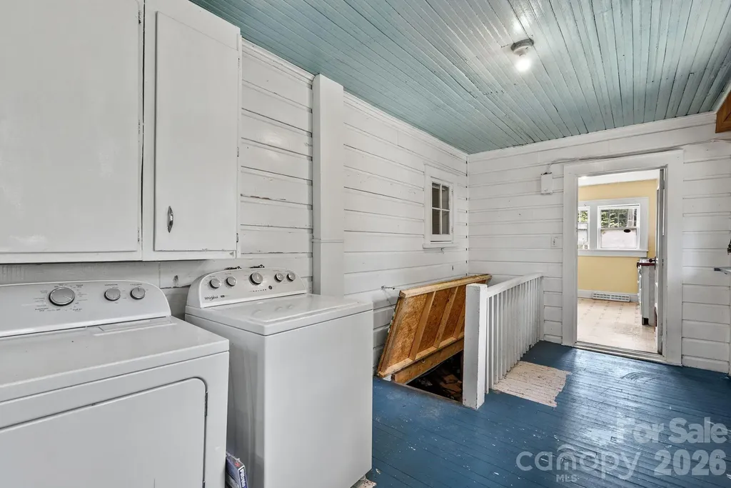 49 Church Street Weaverville NC 28787