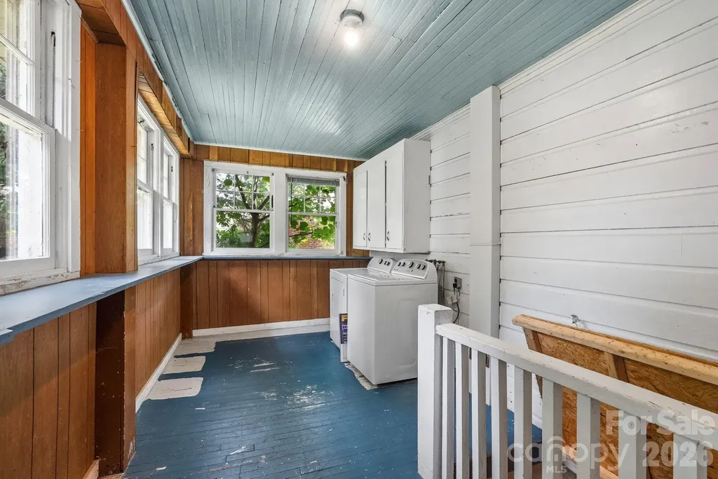 49 Church Street Weaverville NC 28787