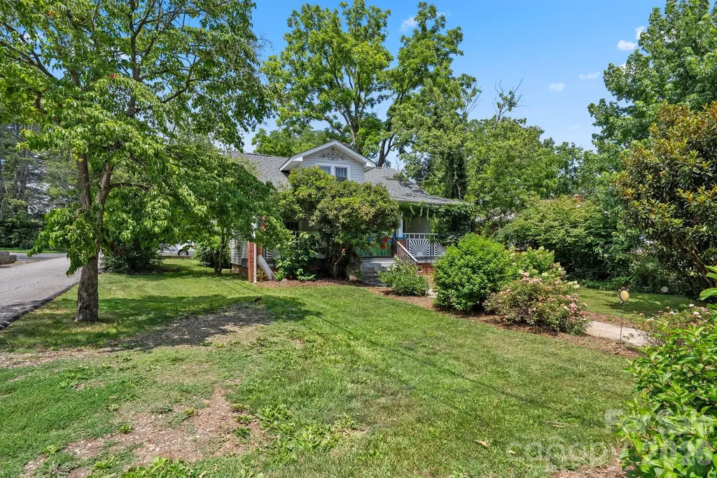 49 Church Street Weaverville NC 28787