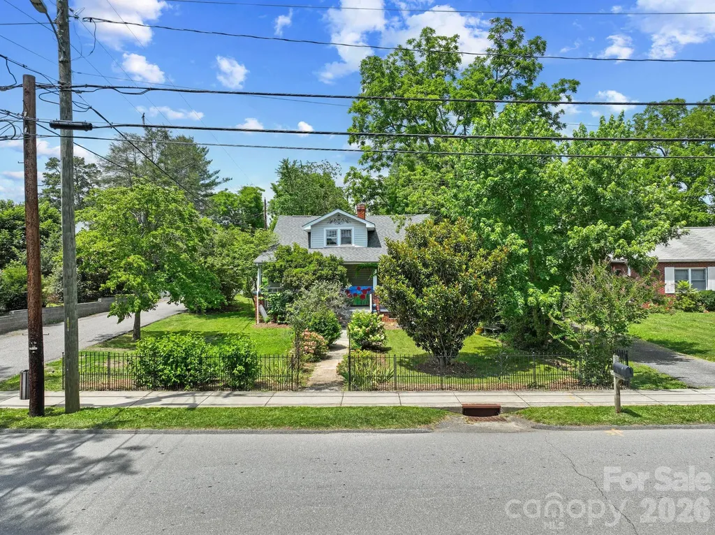 49 Church Street Weaverville NC 28787