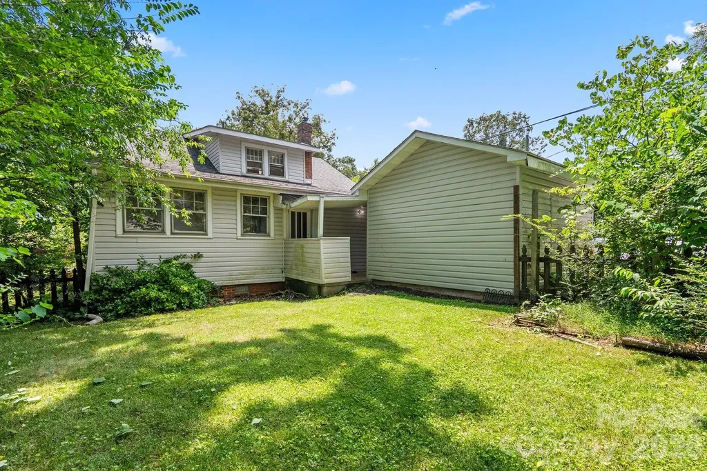 49 Church Street Weaverville NC 28787