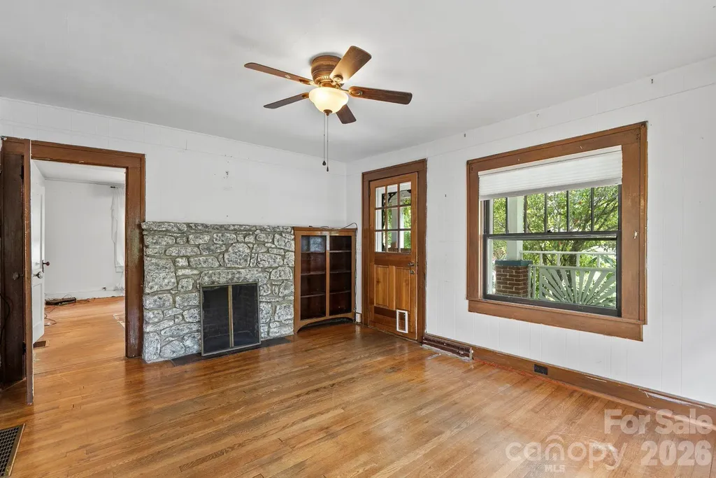 49 Church Street Weaverville NC 28787