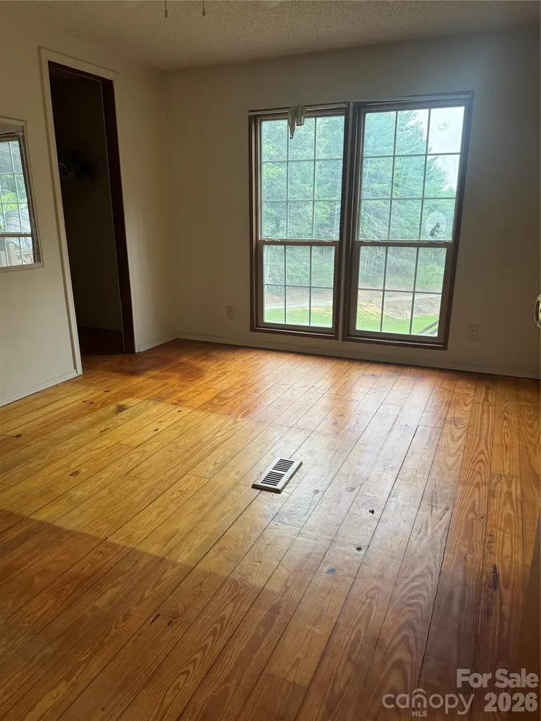 284 Paul Gosnell Road Marshall NC 28753