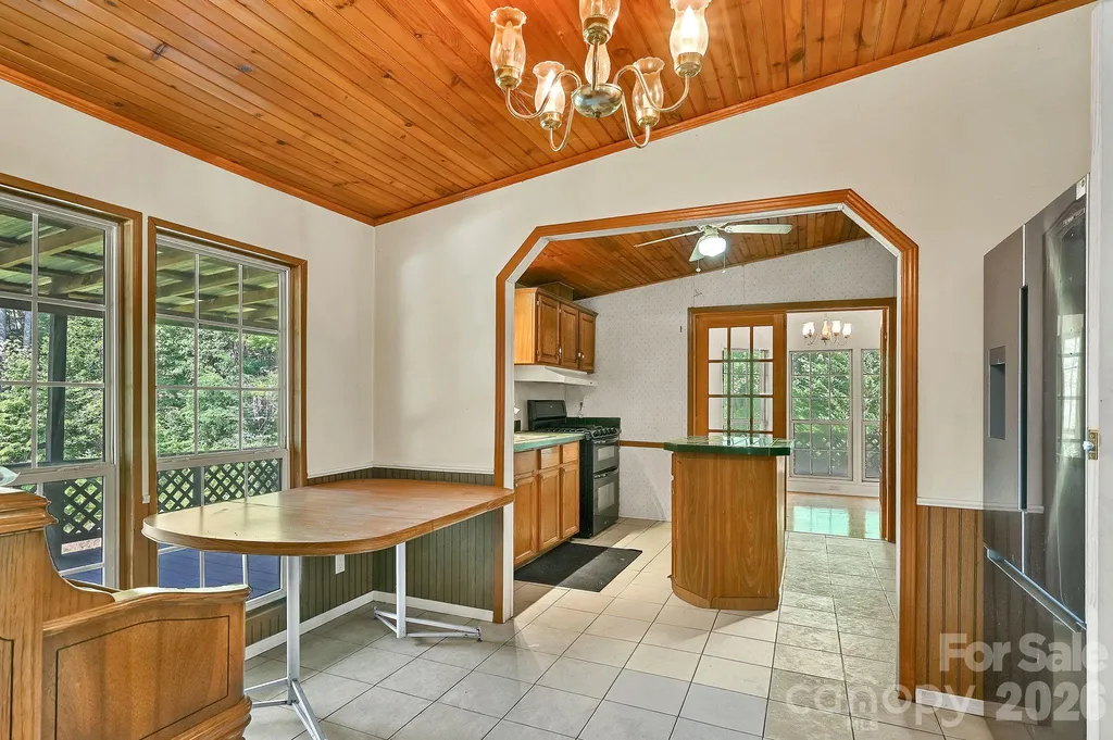 284 Paul Gosnell Road Marshall NC 28753