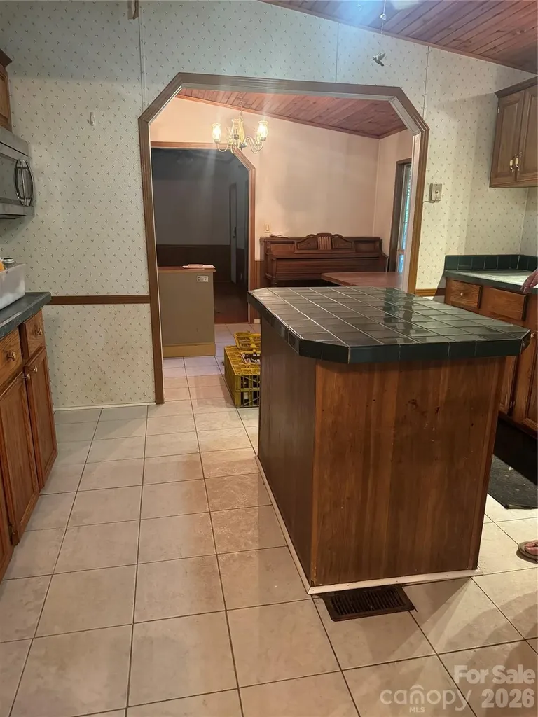 284 Paul Gosnell Road Marshall NC 28753