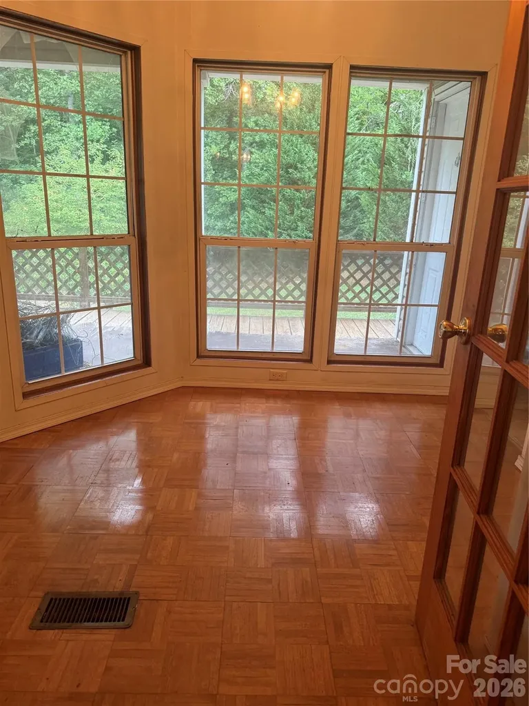 284 Paul Gosnell Road Marshall NC 28753