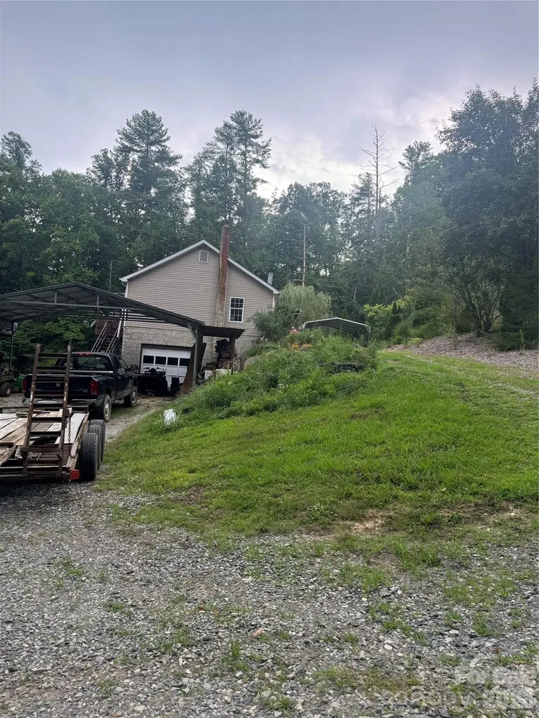 284 Paul Gosnell Road Marshall NC 28753