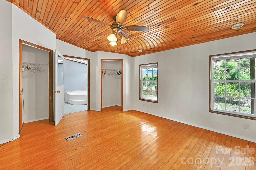 284 Paul Gosnell Road Marshall NC 28753