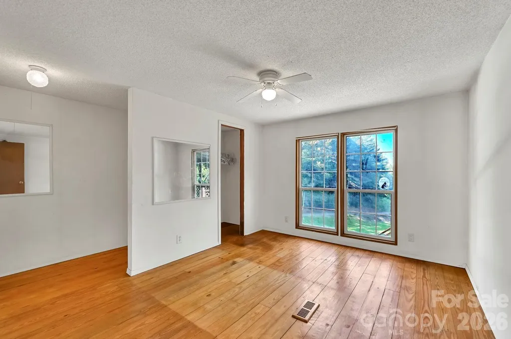284 Paul Gosnell Road Marshall NC 28753