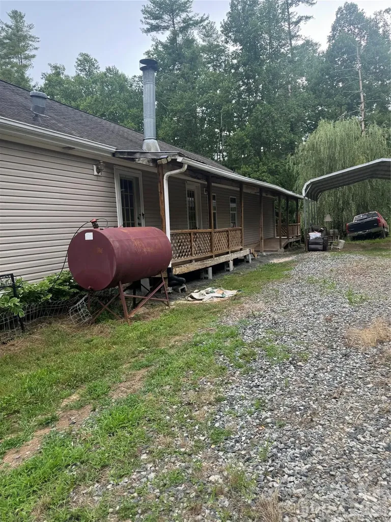 284 Paul Gosnell Road Marshall NC 28753