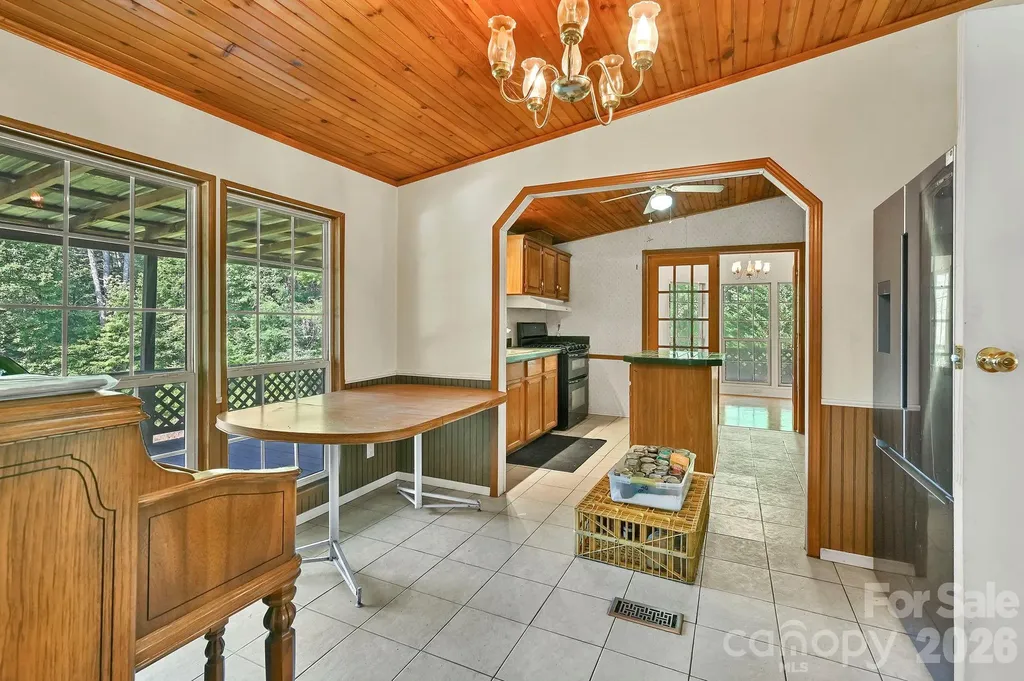 284 Paul Gosnell Road Marshall NC 28753
