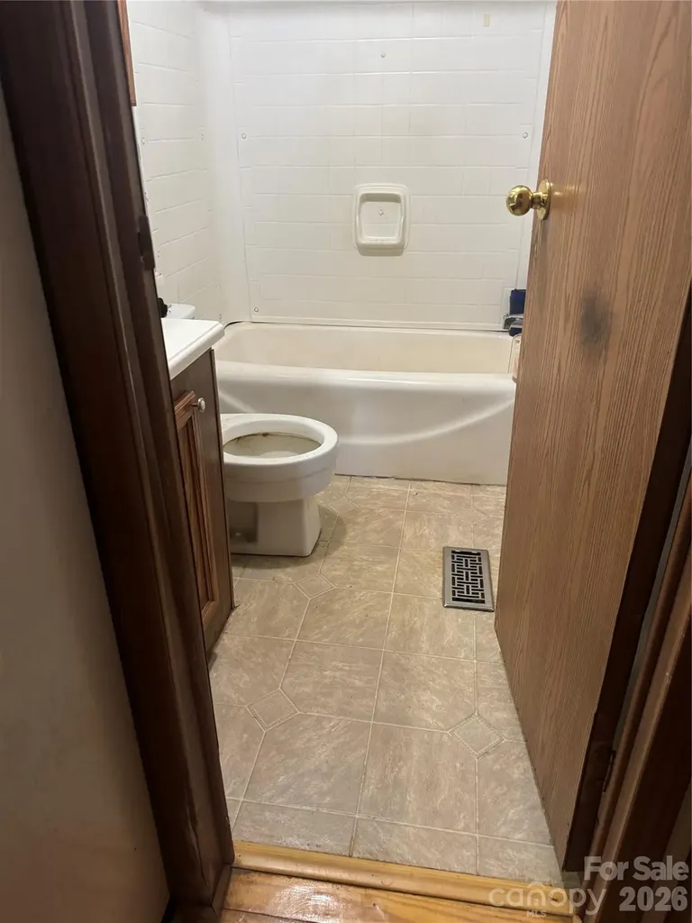 284 Paul Gosnell Road Marshall NC 28753