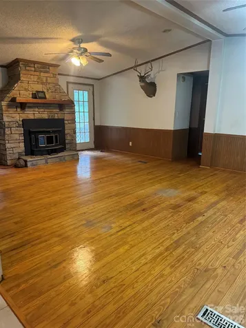 284 Paul Gosnell Road Marshall NC 28753