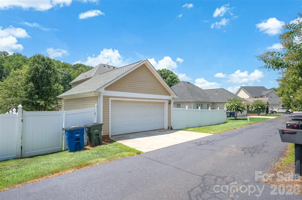 4090 Library Lane NW Conover NC 28613